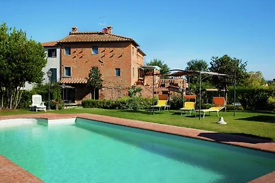 Prachtvolle Villa in Cortona mit Swimmingpool