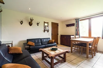 Sonniges Cottage am Waldrand in Awenne