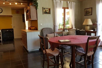 Villa mit beheiztem Pool und Whirlpool