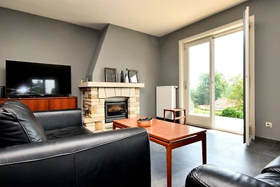 Modernes Ferienhaus in Flobecq mit Garten