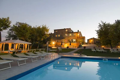 Elegant vakantiehuis met privézwembad