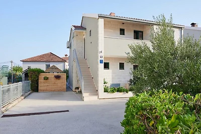 Apartment Vujina mit Terrasse