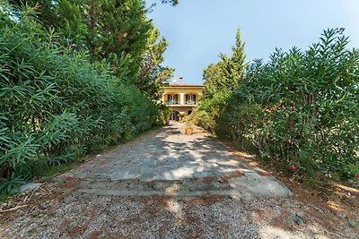 Erholsame Villa in Albanella mit Whirlpool