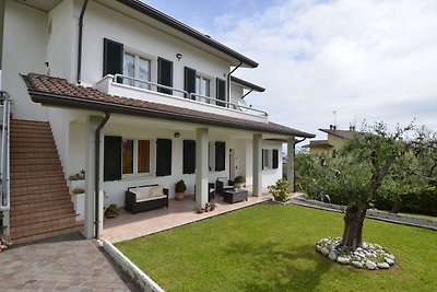 Großzügige Villa mit Garten in Gemmano