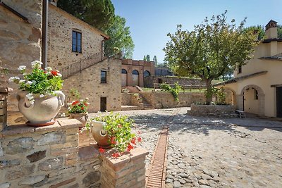 Agriturismo Borgo Pulciano a Montone