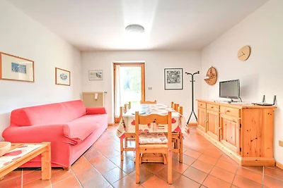 Geräumiges Chalet mit Garten in Tirol in...