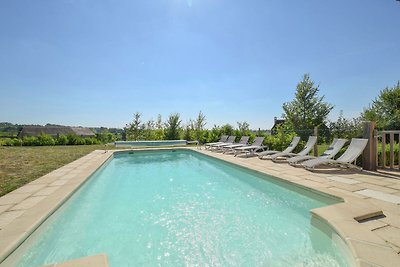 Luxus-Villa mit privatem Pool, Panoramablick ...