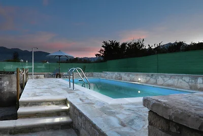 Schönes Ferienhaus in Kalamitsi Alexandrou