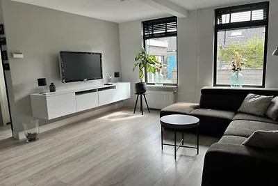 Ferienhaus mit Dünen, Strand und Meer