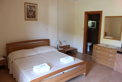Guest House Villa Anggela - Triple room with ...
