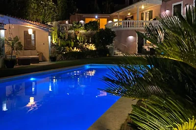 Maisons & Villas für 11 Personen