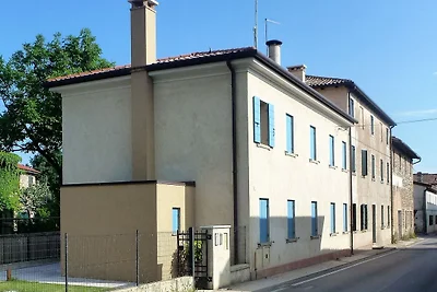 Moderna casa vacanze con giardino nella verde...
