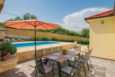 Katarina mit Pool & traumhaftem Blick