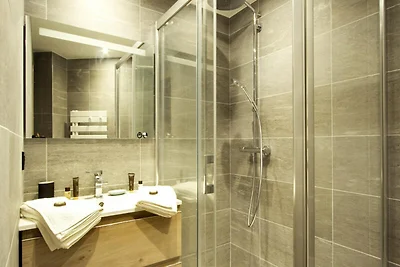 AP-AH-PHOA02 Spazioso appartamento con due ba...