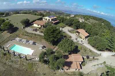 Geräumiges Landhaus in Montefiascone mit Pool