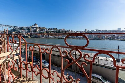 Charmante Wohnung mit Flussblick in Porto
