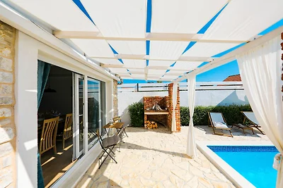 Villa con piscina privata e terrazza