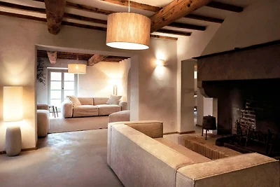 Exclusieve villa aan de groene heuvels van...