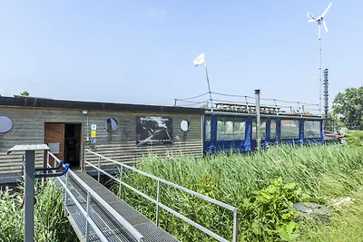 Schönes Boot mit Terrasse in Merkem