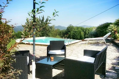 Villa in Sasso Pisano mit Garten