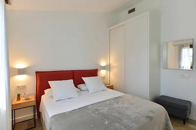 Zentraler Bungalow mit Pool