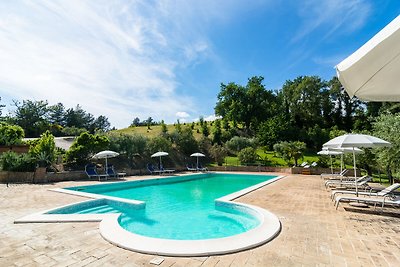 Urbane Villa in Perugia mit Pool