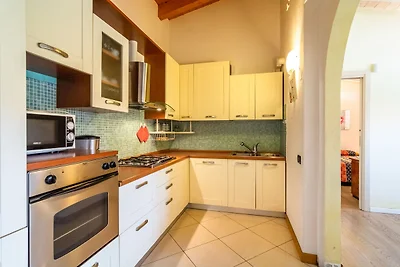 Appartamento moderno a Salò con piscina