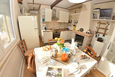 Schönes Ferienhaus mit Swimmingpool in...
