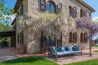 Schöne Villa in San Giovanni del Pantano mit...