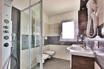 Strandnahes und modernes Appartement in der R...
