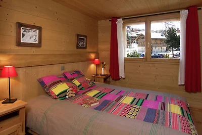 Chalet mit Kamin nur 50m von den Pisten...