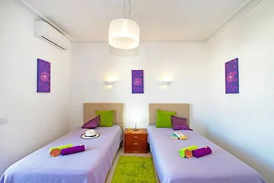 Villa vicino alla spiaggia del mare per 17...