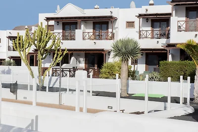 Luxus-Ferienhaus in Playa Blanca mit Pool