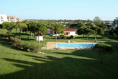 Ampio appartamento a Quarteira con piscina