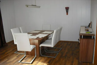 Casa vacanze a Büren con piscina