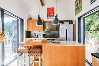 Villa mit Pool und Meerblick an der Côte...