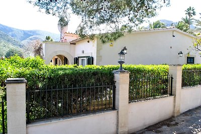 Sea-view Villa in Alcúdia with Private Pool