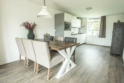 Vakantiehuis in Medemblik met terras