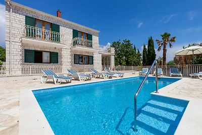 Moderne Villa mit privatem Swimmingpool in...