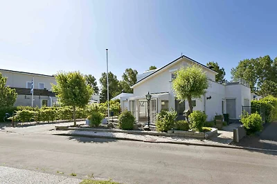 Schönes Ferienhaus in Kamperland mit Garten