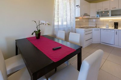 Gemütliches Ferienhaus in Grizane mit...