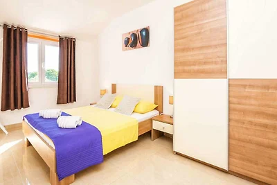 Holiday Home Marinela - Four Bedroom Holiday ...