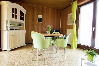 Ferienhaus in Froidchapelle mit Garten