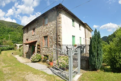 Bauernhaus in Pescaglia mit Schwimmbad