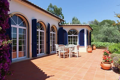 Elegante villa a Monchique con piscina...