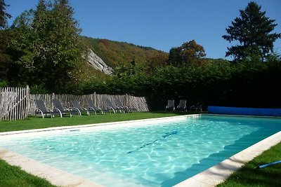 Elegante palazzo con piscina ad Hastière