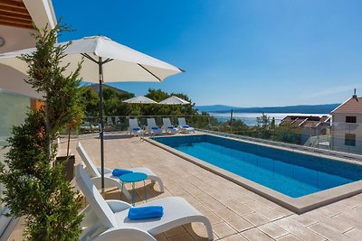 Stilvolle Villa in Dramalj in Strandnähe