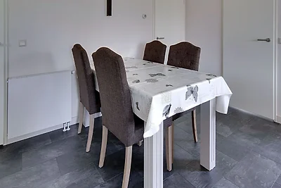 Ferienhaus in Kattendijke mit Garten