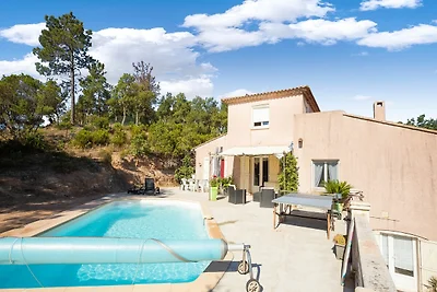 Schöne Villa mit Swimmingpool in Vidauban