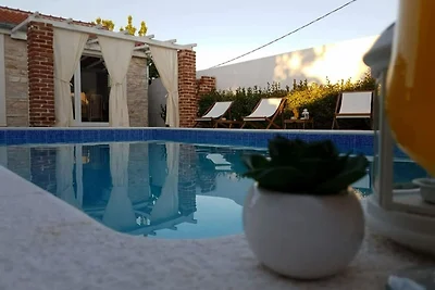 Villa con piscina privata e terrazza